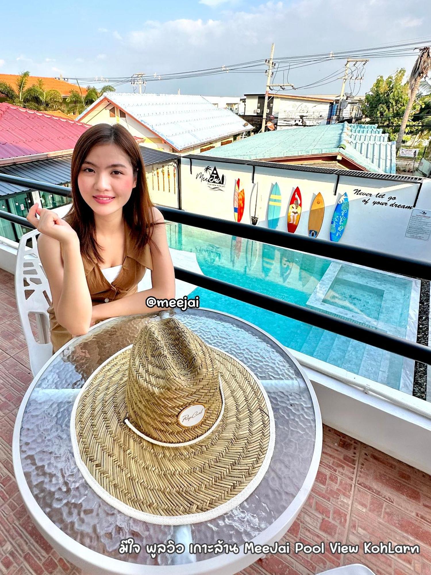 มีใจ พูลวิว เกาะล้าน Meejai Pool View Kohlarn Hotell Exteriör bild