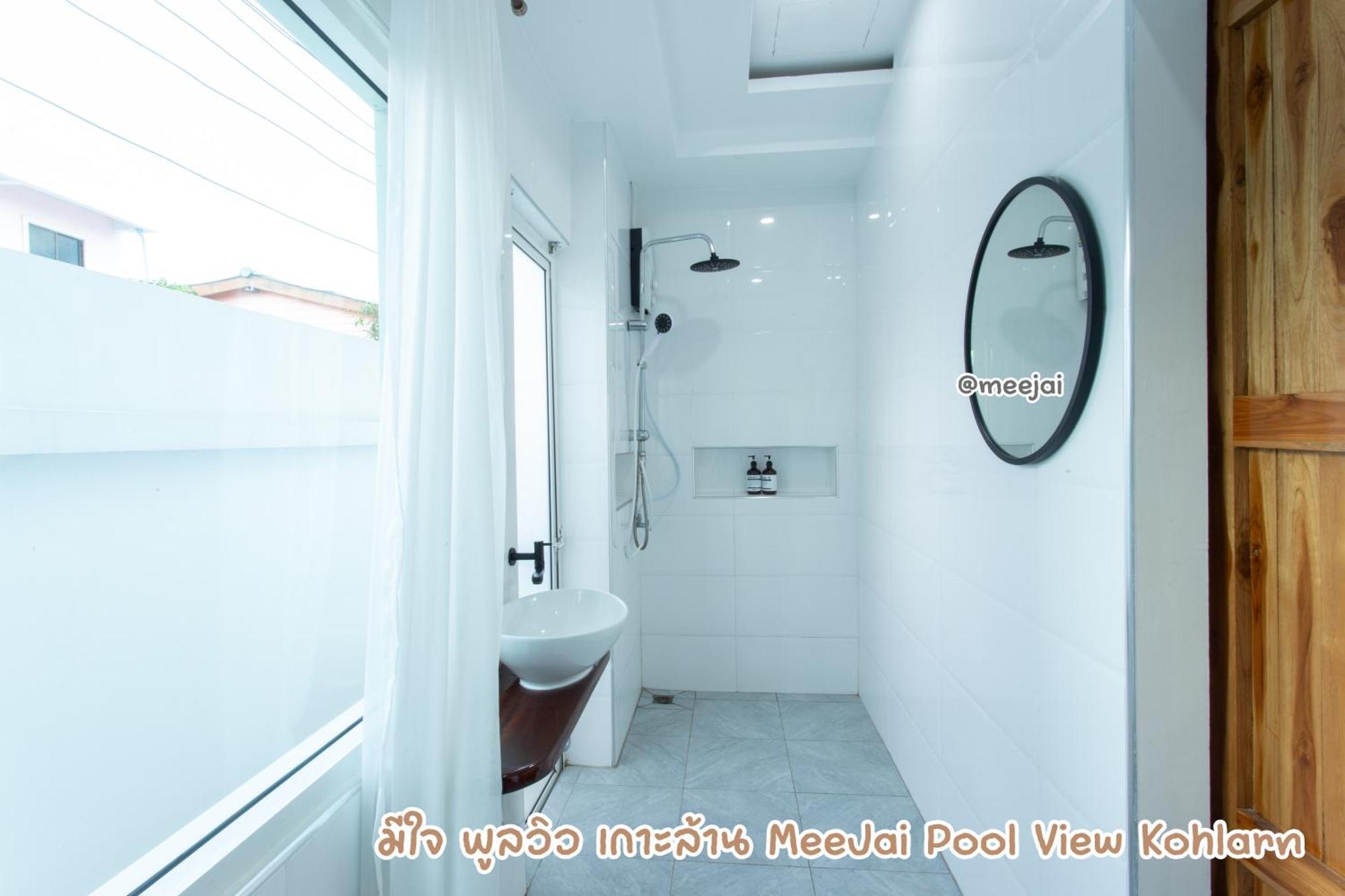 มีใจ พูลวิว เกาะล้าน Meejai Pool View Kohlarn Hotell Exteriör bild