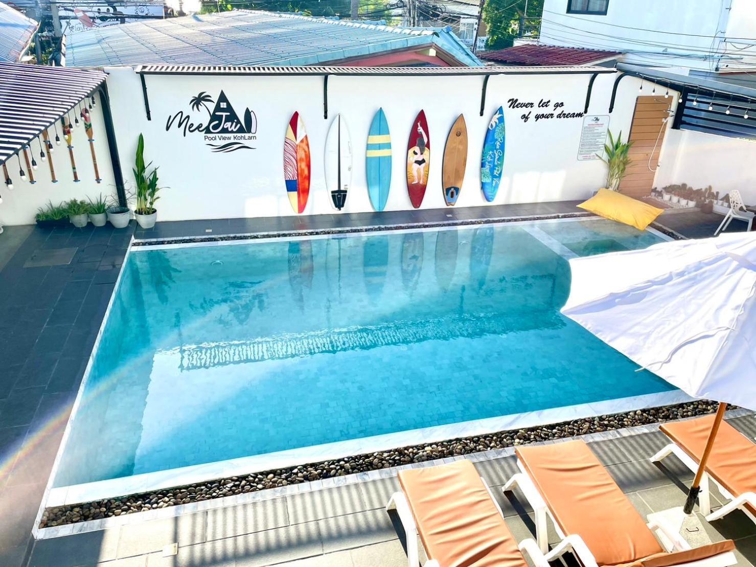 มีใจ พูลวิว เกาะล้าน Meejai Pool View Kohlarn Hotell Exteriör bild