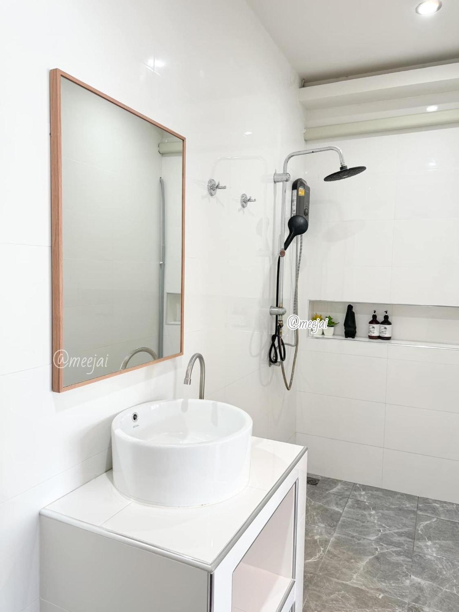มีใจ พูลวิว เกาะล้าน Meejai Pool View Kohlarn Hotell Exteriör bild