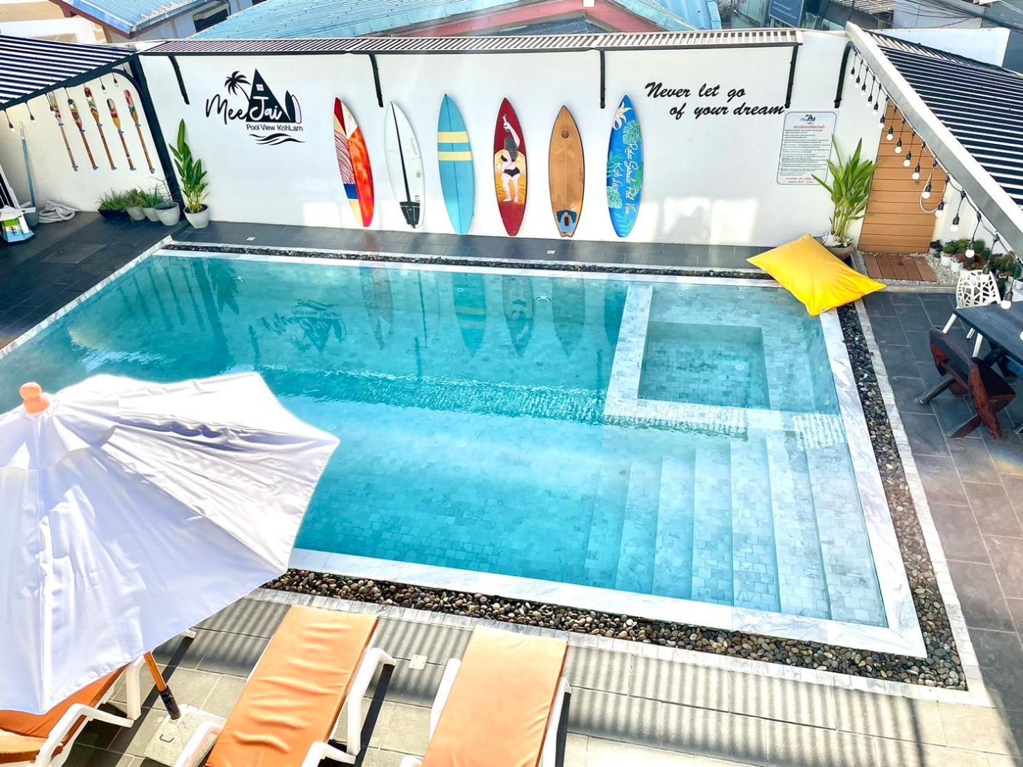 มีใจ พูลวิว เกาะล้าน Meejai Pool View Kohlarn Hotell Rum bild